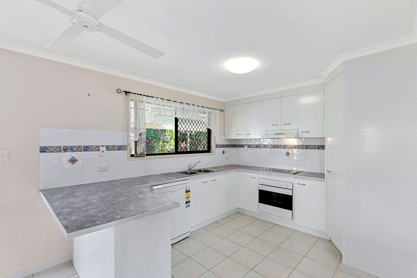 1 Abbey Court, Kawungan QLD 4655, Kawungan - Thumbnail 4