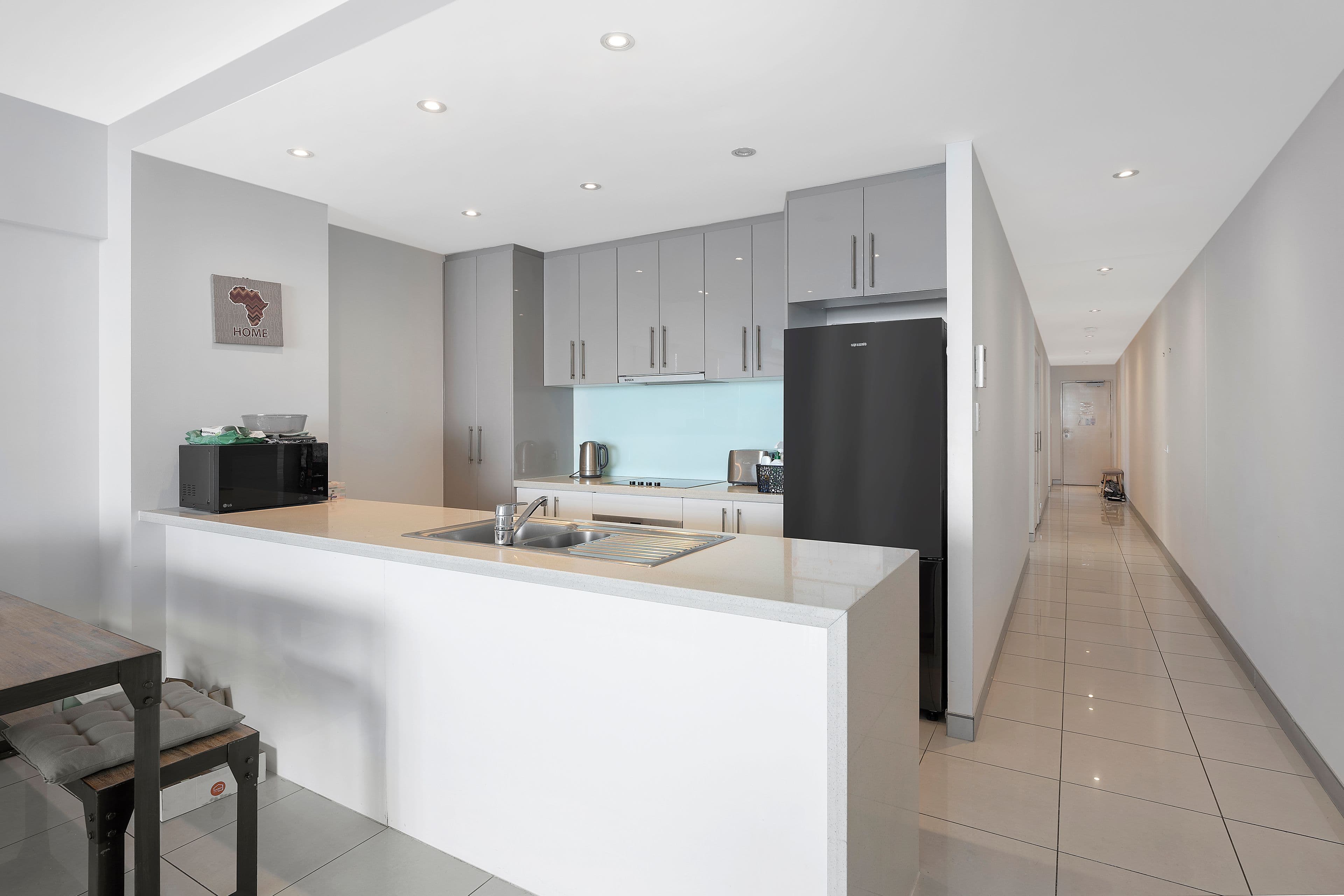 83 Marine Parade, Redcliffe QLD 4020, Redcliffe - Thumbnail 4