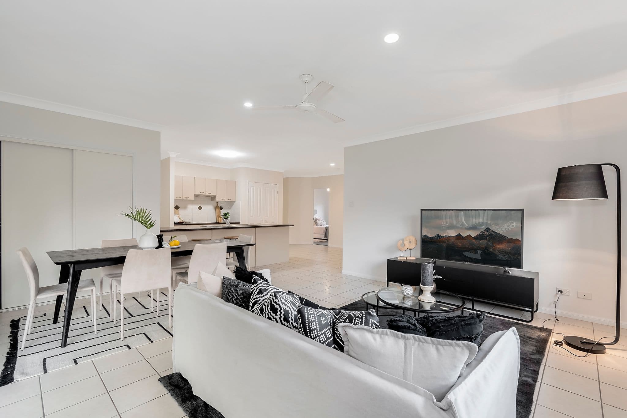 8 Schneid Street, Mudgeeraba QLD 4213, Mudgeeraba - Thumbnail 4
