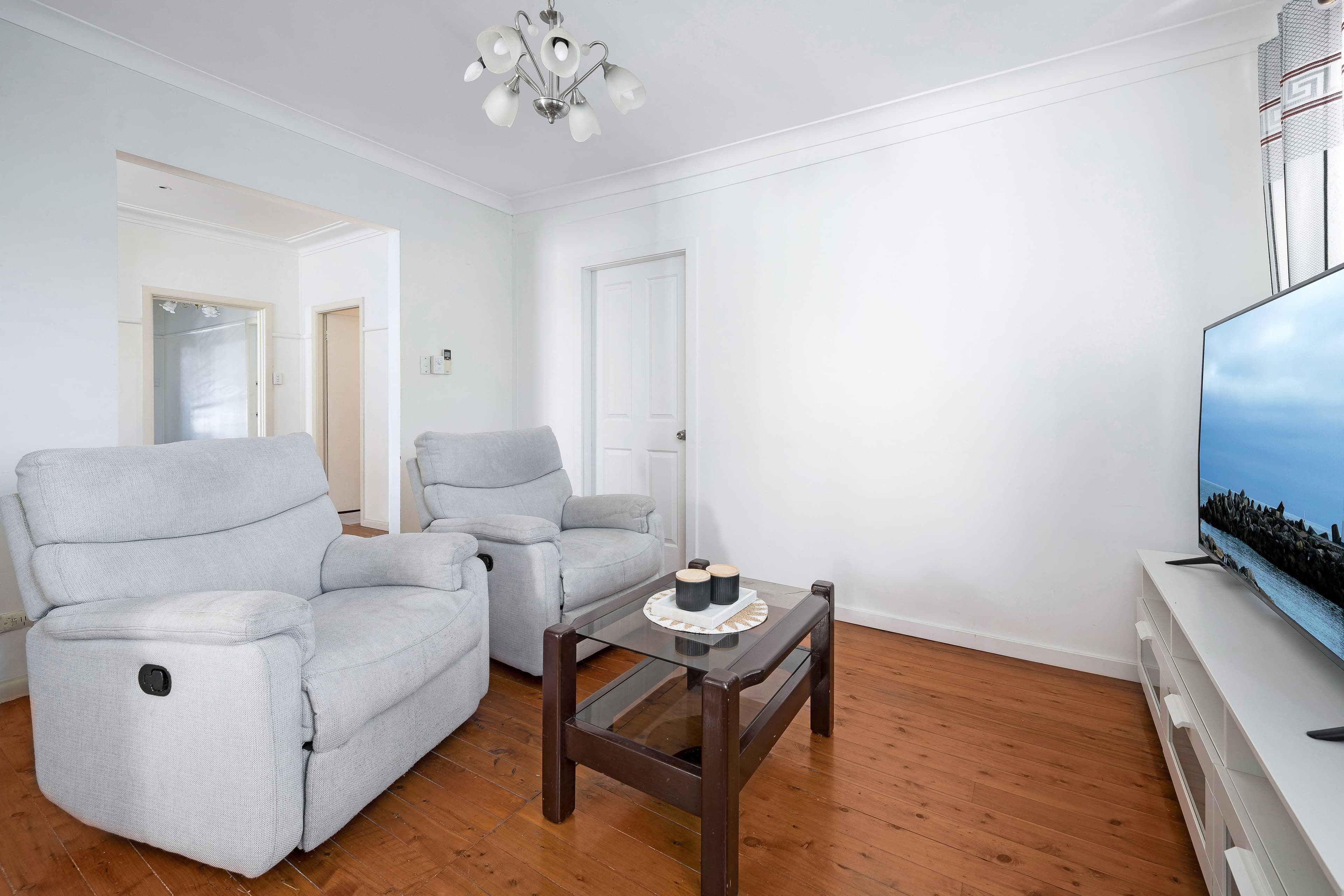 27 Doyle Road, Revesby NSW 2212, Revesby - Thumbnail 2