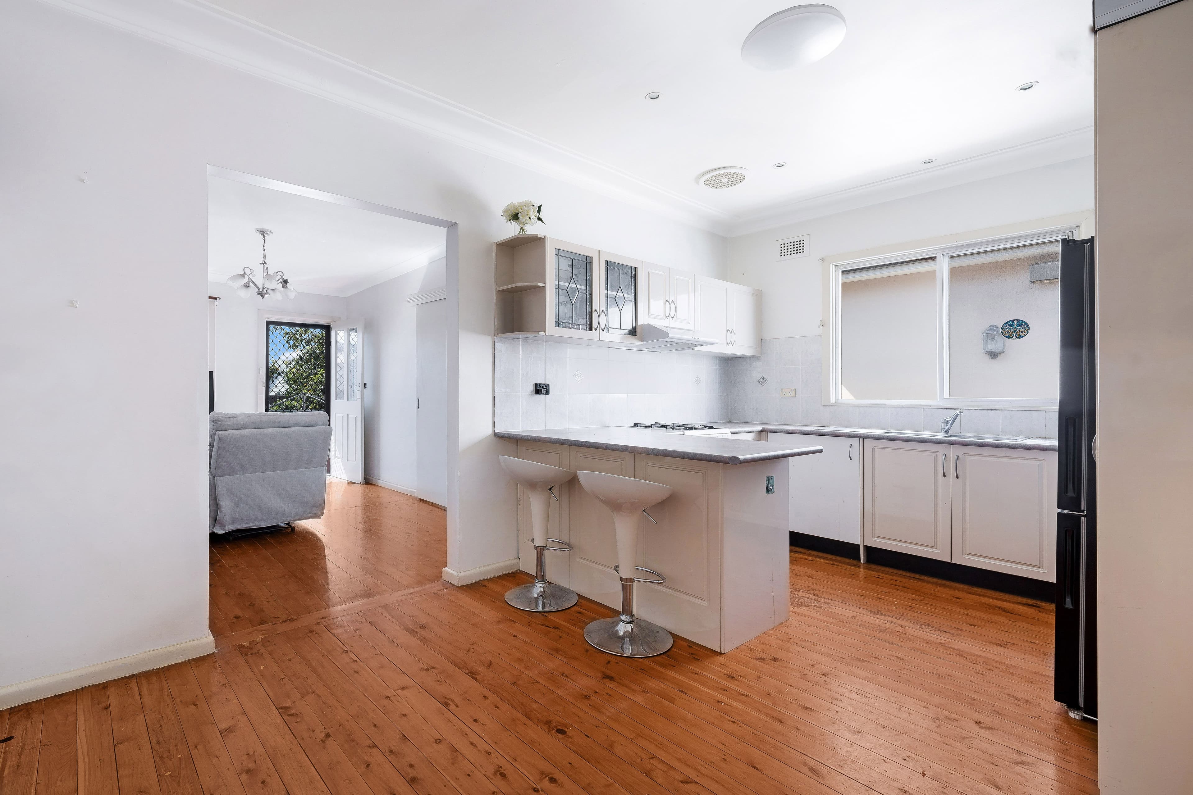 27 Doyle Road, Revesby NSW 2212, Revesby - Thumbnail 3