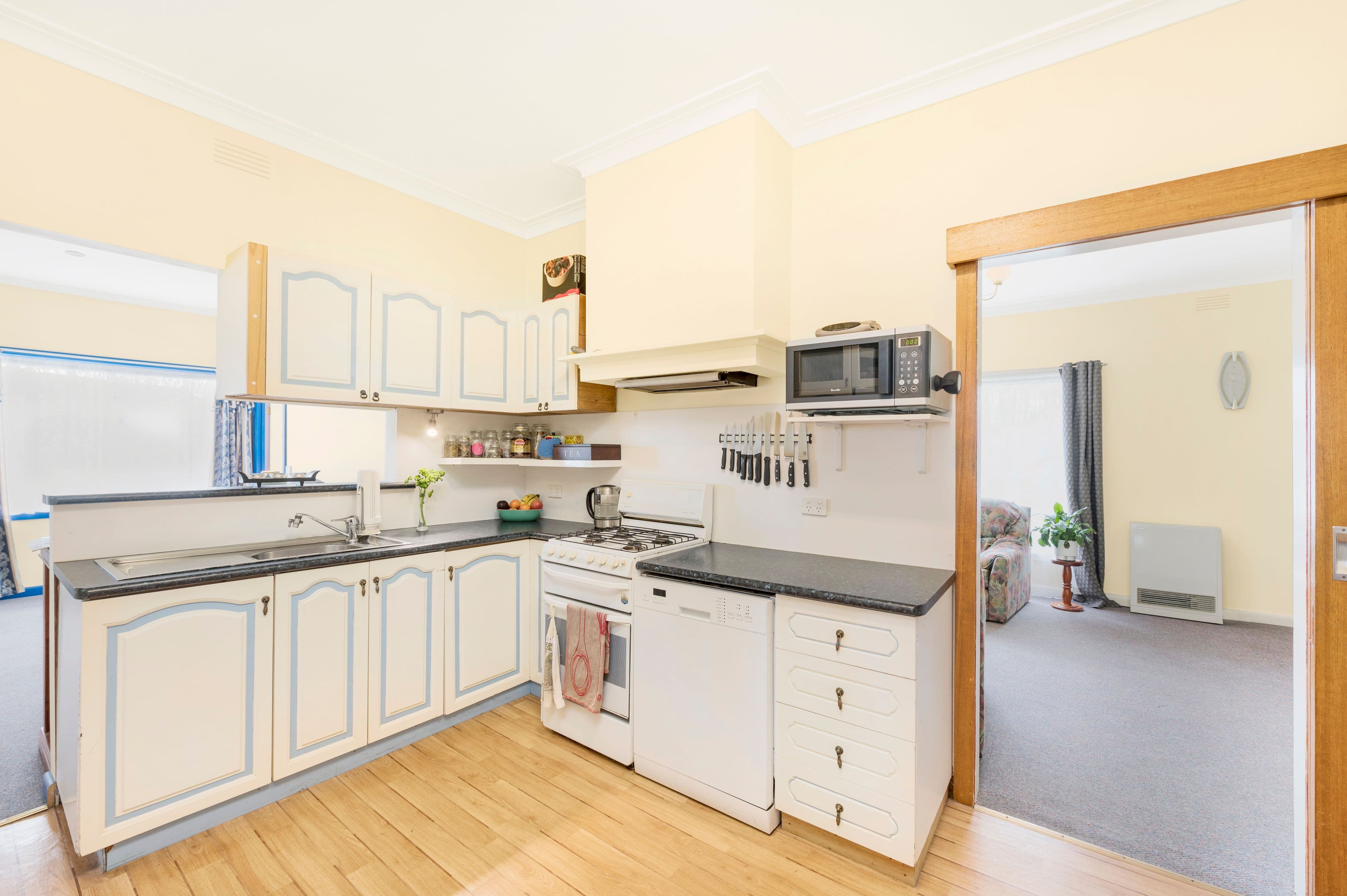 98 Edwards Street, Sebastopol VIC 3356, Sebastopol - Thumbnail 4