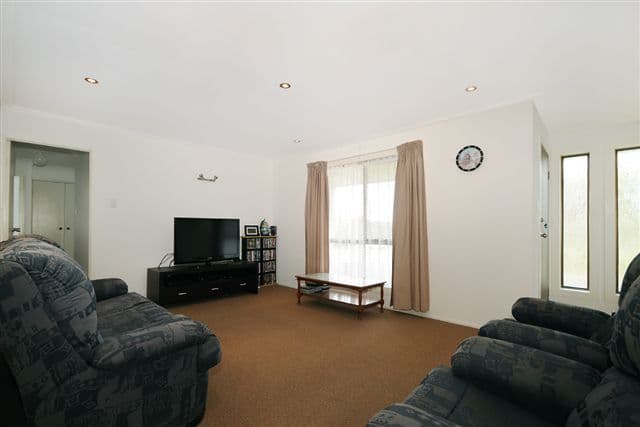 9 Neville Street, MERINGANDAN WEST QLD 4352, Meringandan West - Thumbnail 2