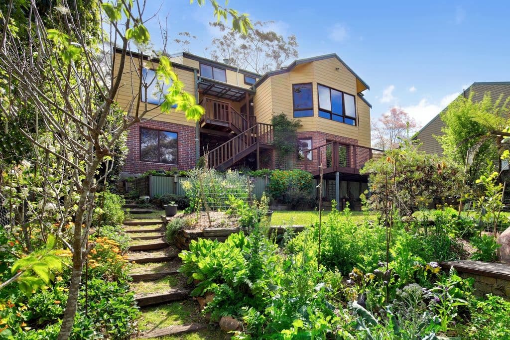 13 Yanko Avenue, Wentworth Falls - Image 1