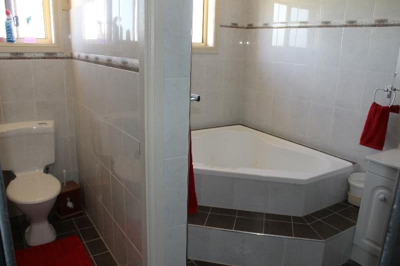 6 Redgum Place, NARROMINE NSW 2821, Narromine - Thumbnail 3