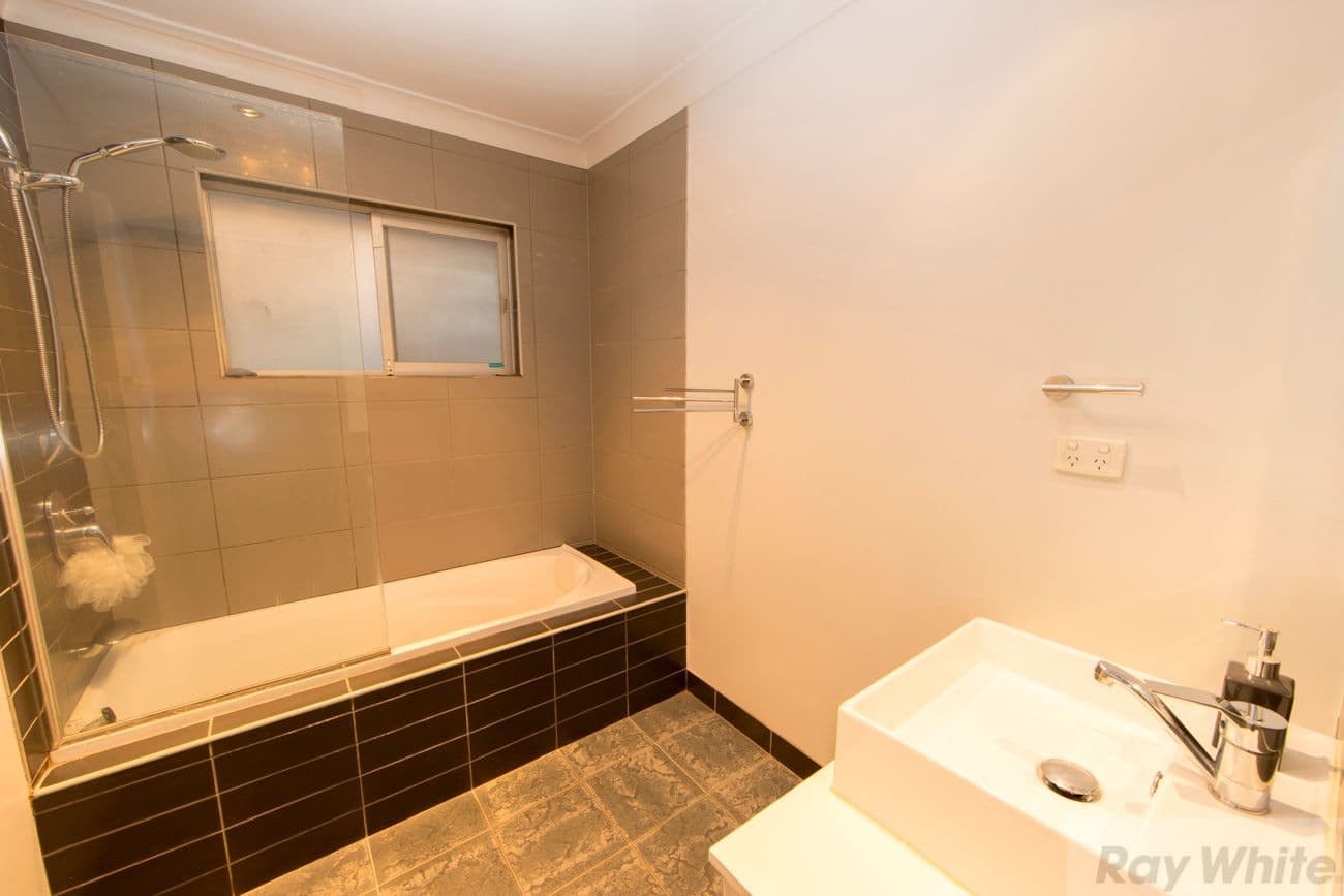 15 Foinaven Street, KENMORE QLD 4069, Kenmore - Thumbnail 8