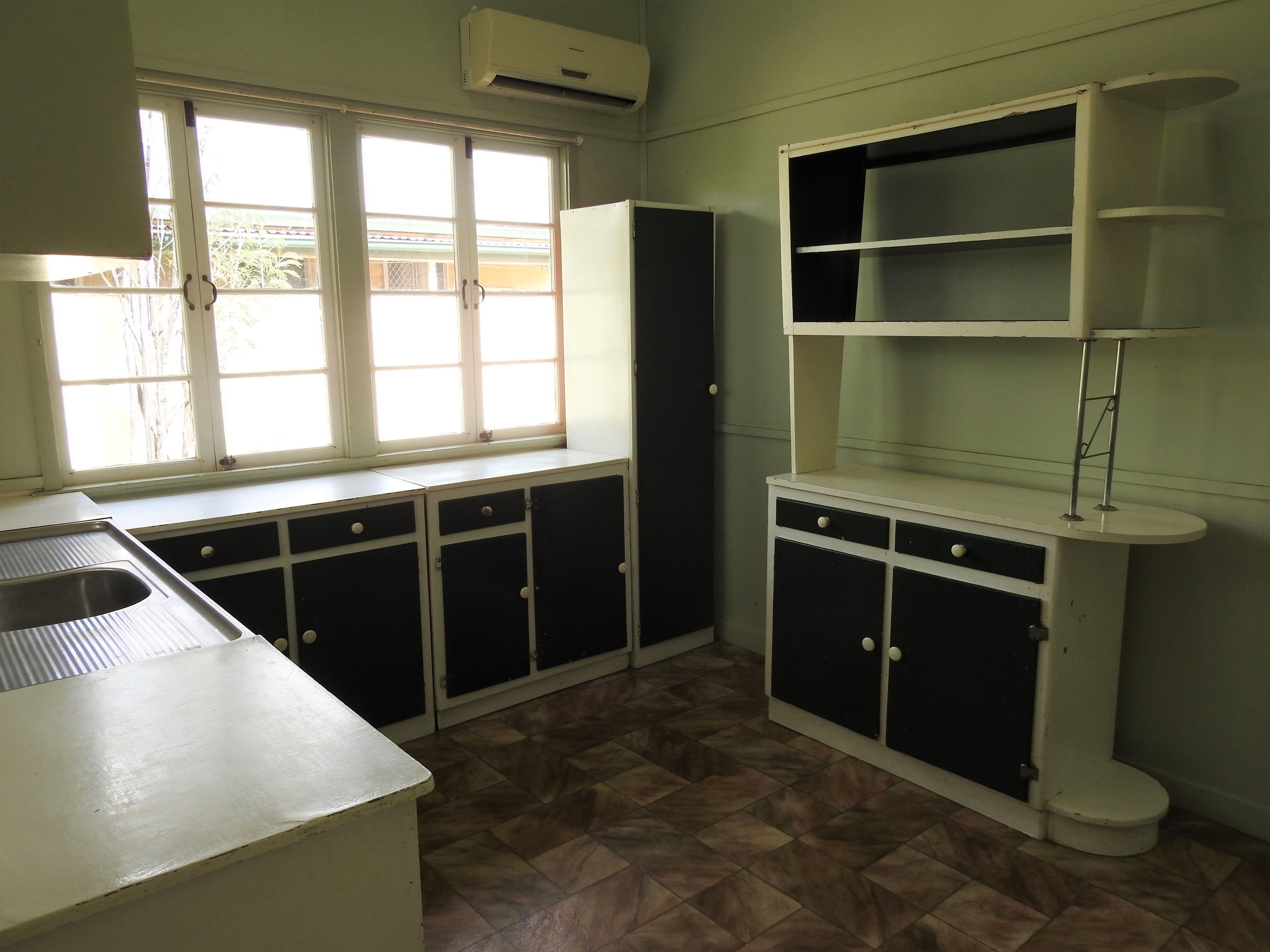4 Rosella Street, Longreach QLD 4730, Longreach - Thumbnail 3