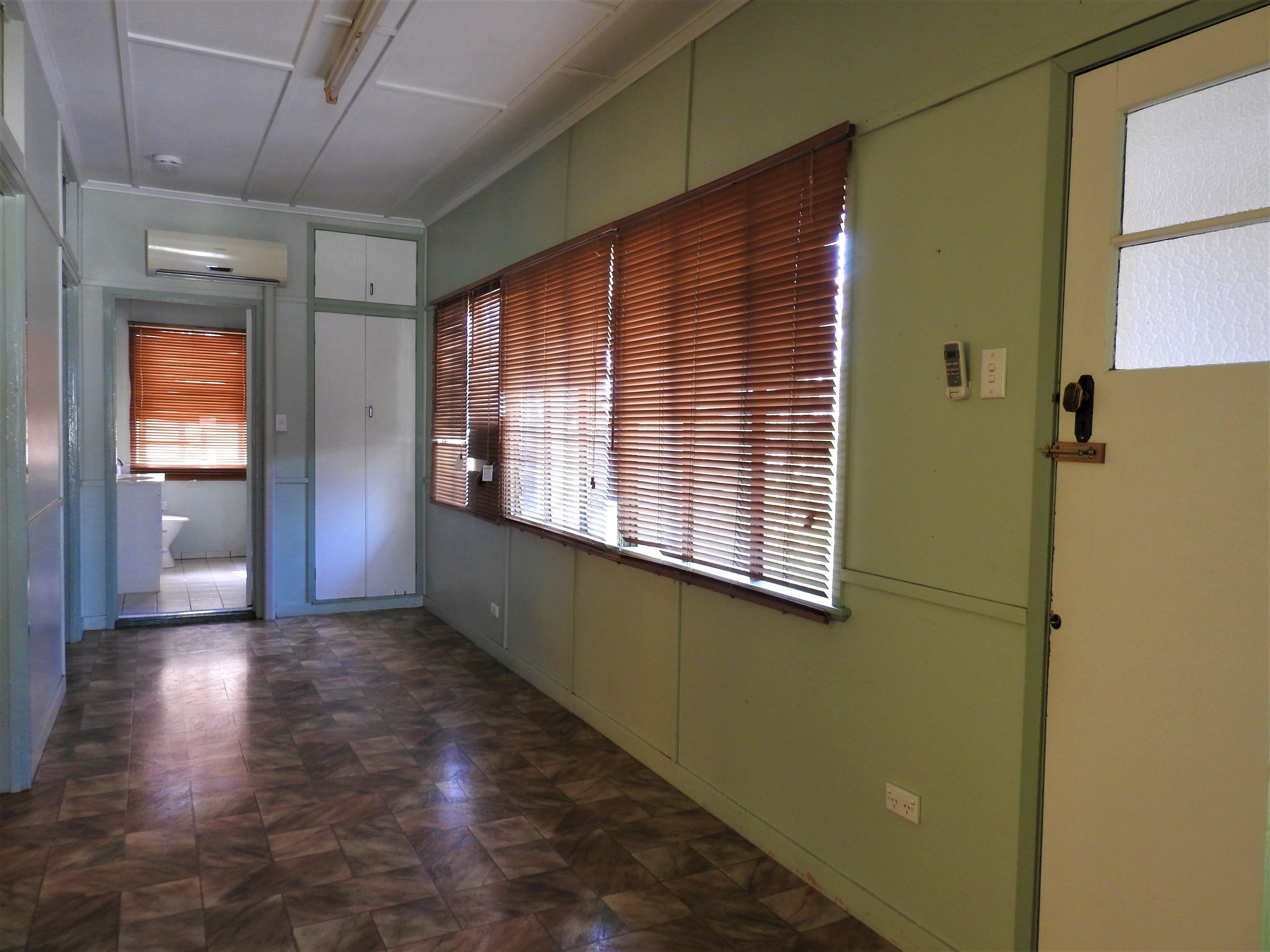4 Rosella Street, Longreach QLD 4730, Longreach - Thumbnail 4