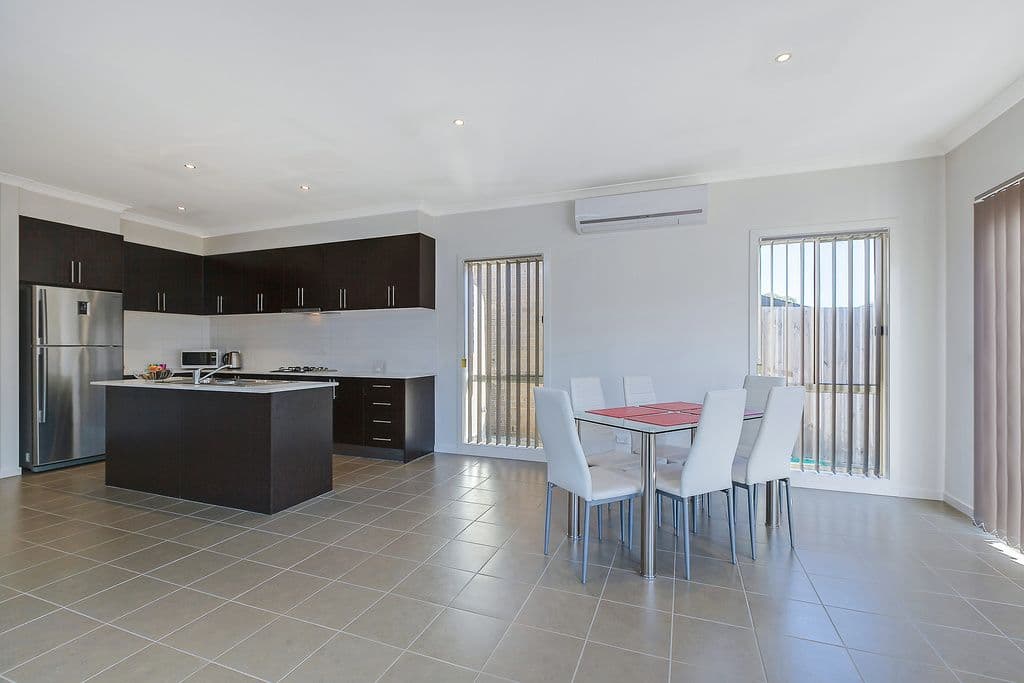 4 Dolphin Drive, South Morang VIC 3752, South Morang - Thumbnail 4