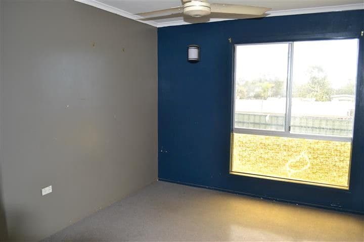 2 Katherine Court, NEW AUCKLAND QLD 4680, New Auckland - Thumbnail 4