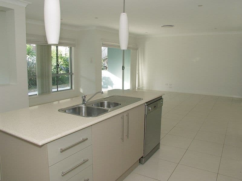 11 Rutherglen Crescent, CALAMVALE QLD 4116, Calamvale - Thumbnail 7