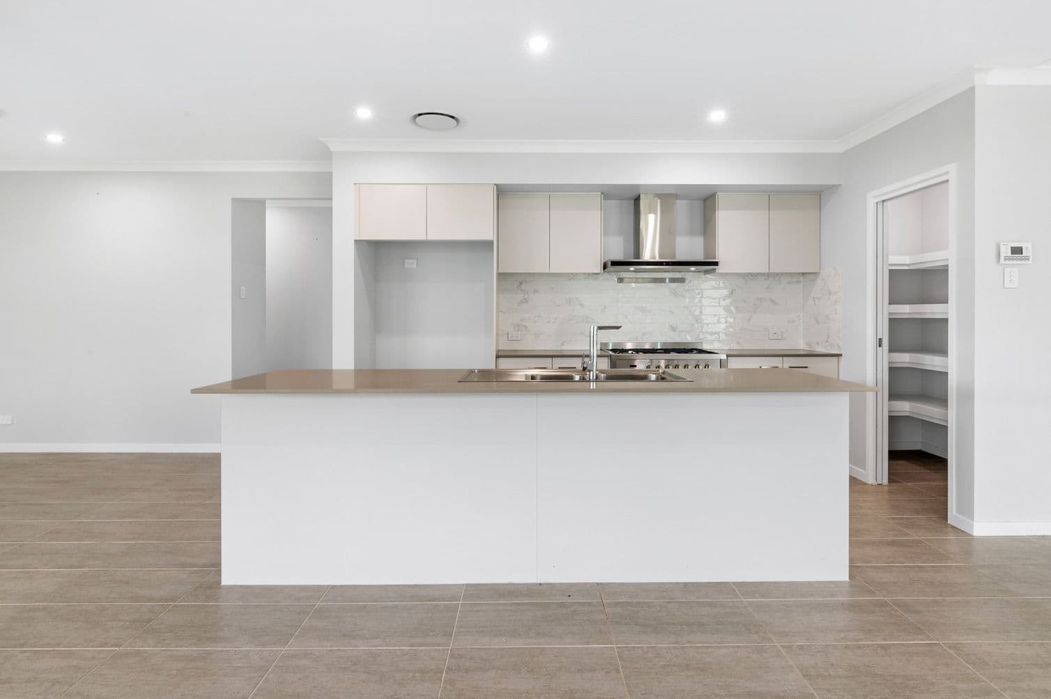 54 Whitsunday Circuit, Pimpama QLD 4209, Pimpama - Thumbnail 2