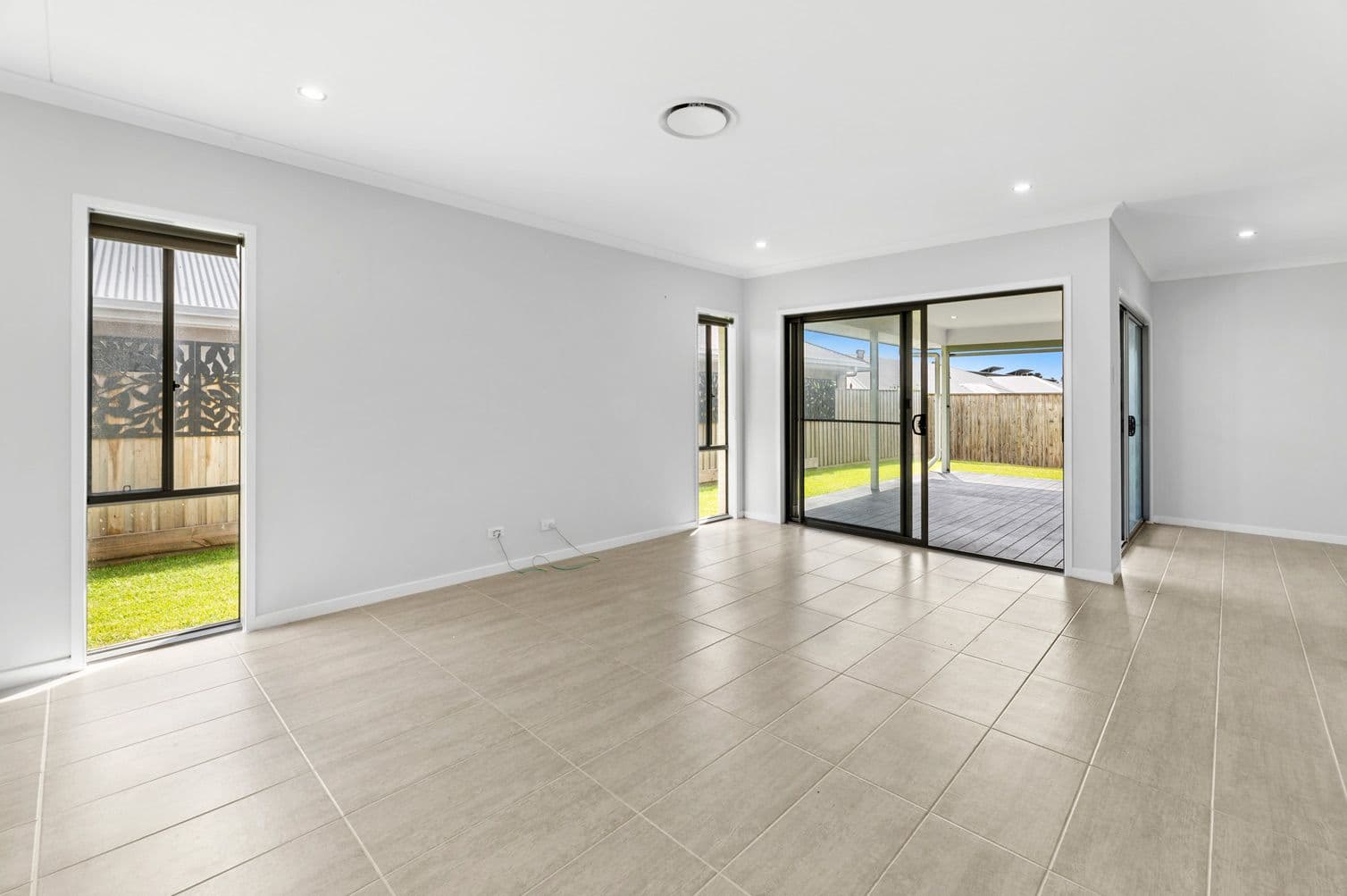54 Whitsunday Circuit, Pimpama QLD 4209, Pimpama - Thumbnail 4