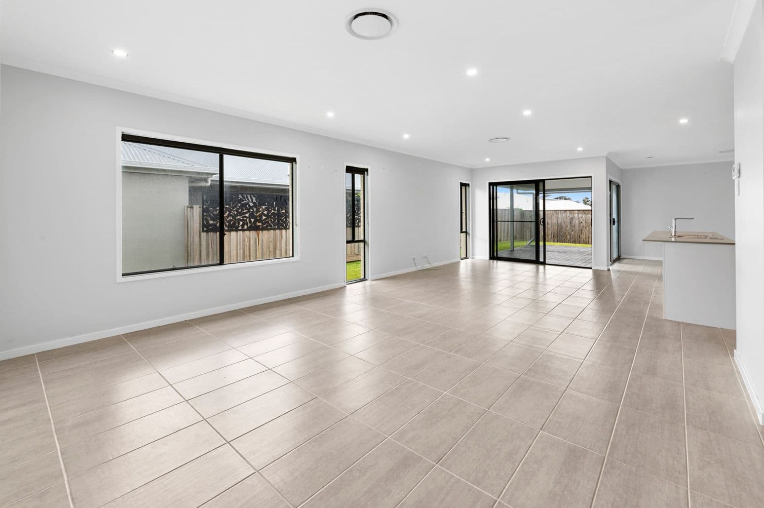54 Whitsunday Circuit, Pimpama QLD 4209, Pimpama - Thumbnail 5