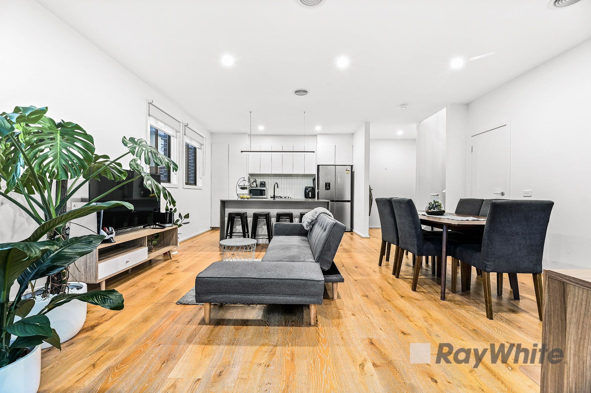 11 Burrows Avenue, Dandenong VIC 3175, Dandenong - Thumbnail 6