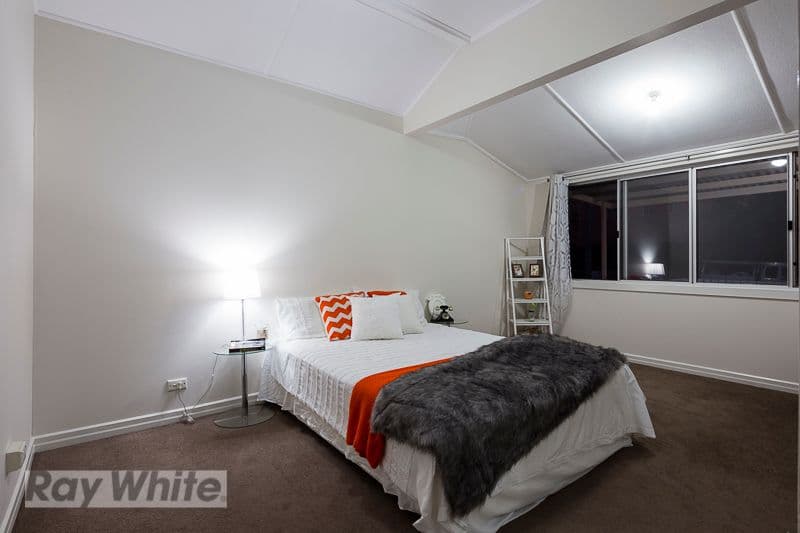 26 Ninth Avenue, Coorparoo QLD 4151, Coorparoo - Thumbnail 4