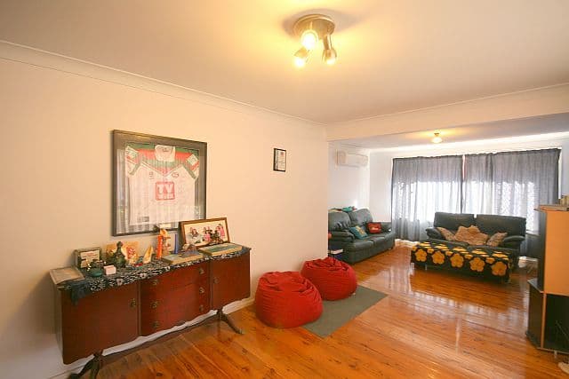 47 Sturt Avenue, Georges Hall NSW 2198, Georges Hall - Thumbnail 2
