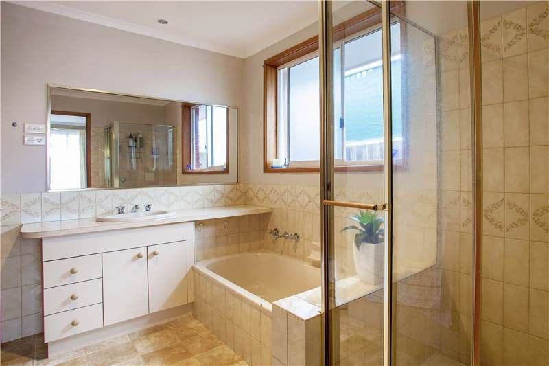 4 Cranbourne Drive, CORIO VIC 3214, Corio - Thumbnail 7
