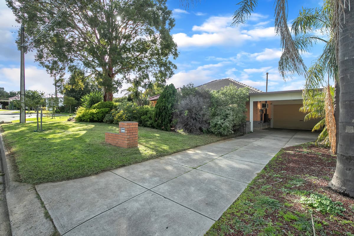 21 Symonds Crescent, Modbury North SA 5092, Modbury North - Thumbnail 2