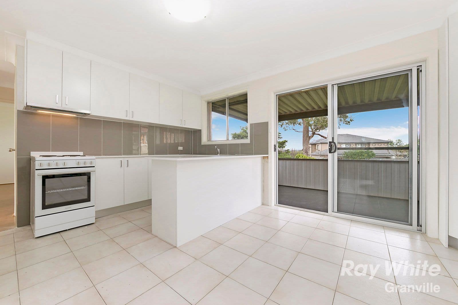 11 Arana Close, Georges Hall - Thumbnail 3