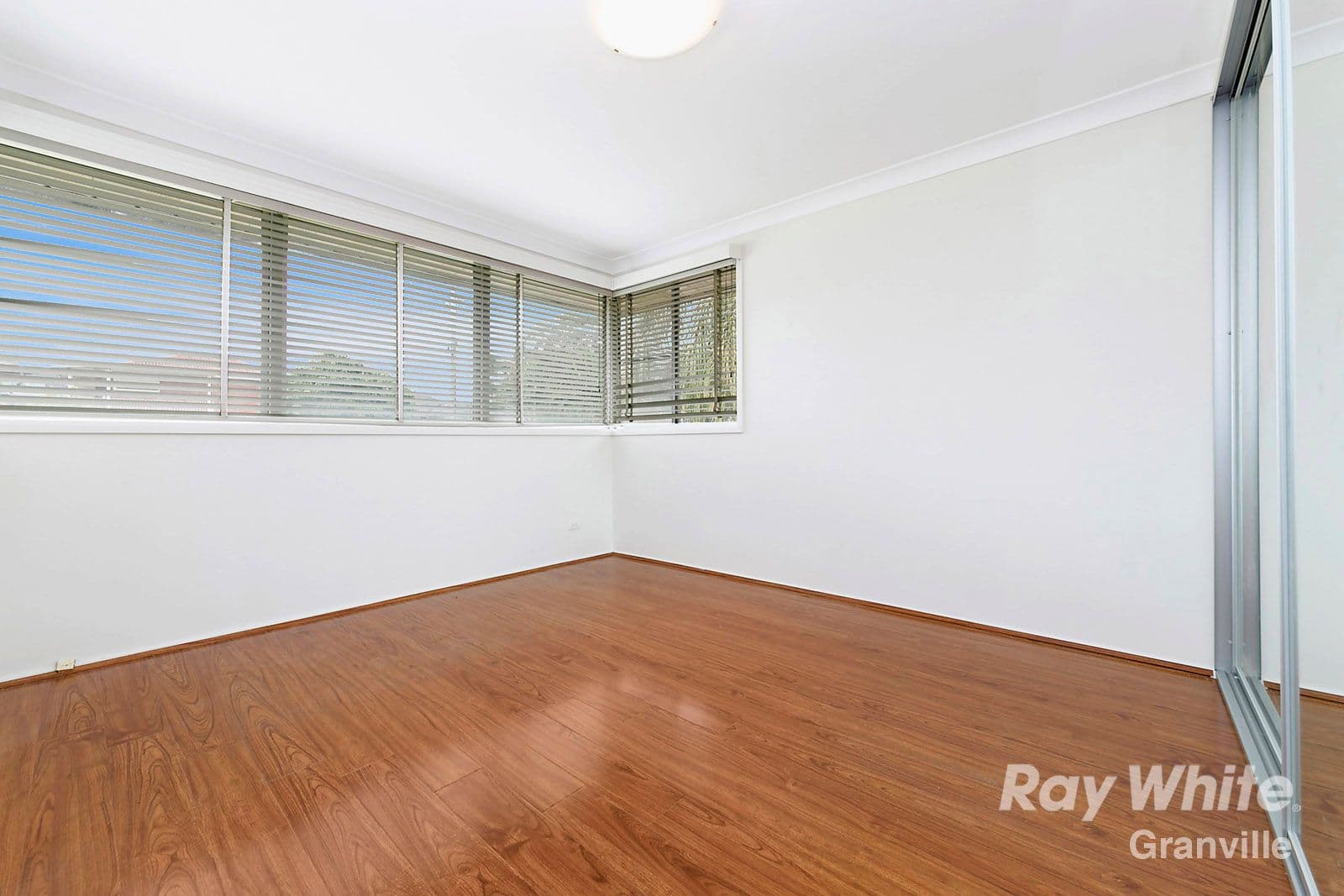 11 Arana Close, Georges Hall - Thumbnail 5