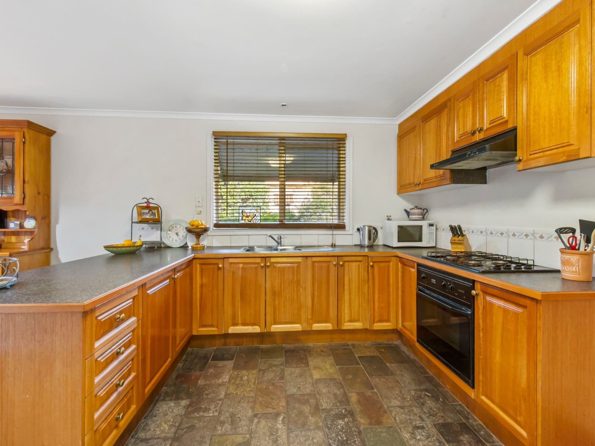 17 Reserve Street, Berwick VIC 3806, Berwick - Thumbnail 3