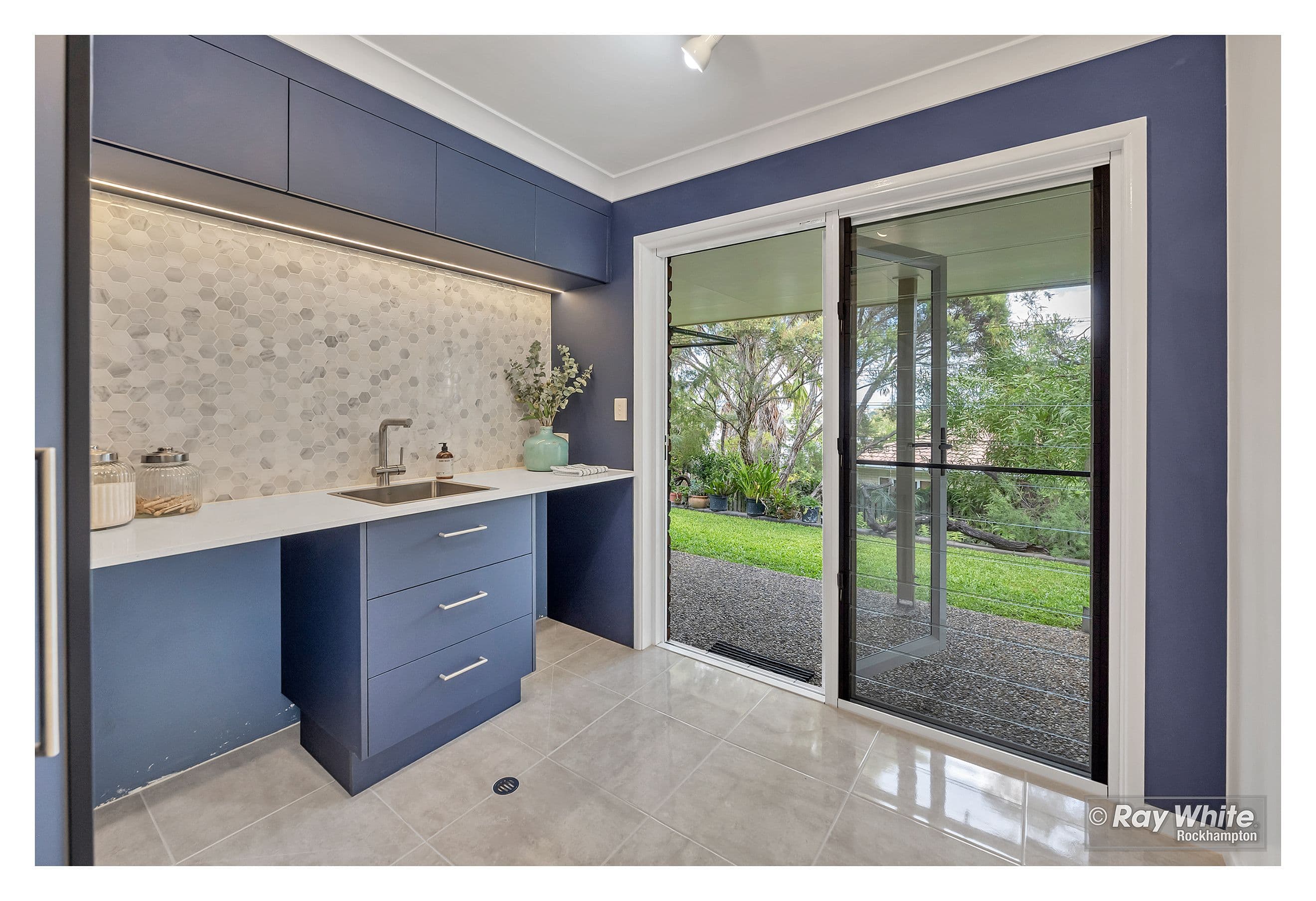 19 Permien Street, Norman Gardens QLD 4701, Norman Gardens - Thumbnail 7