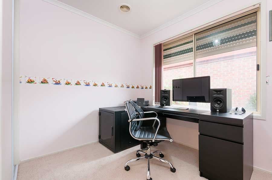 8 Waterford Avenue, Craigieburn VIC 3064, Craigieburn - Thumbnail 4