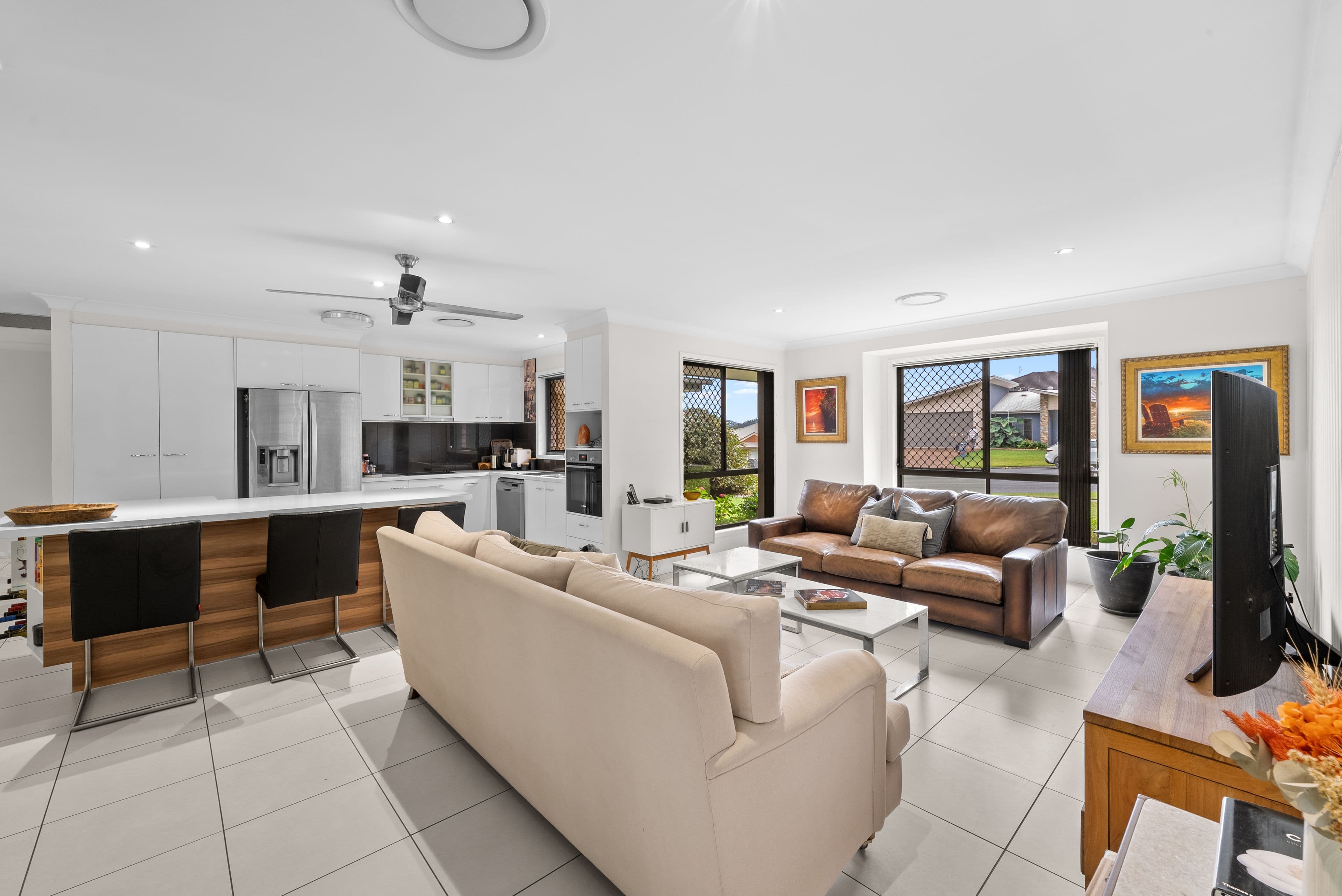 47 Gerard Street, Pacific Pines QLD 4211, Pacific Pines - Thumbnail 3