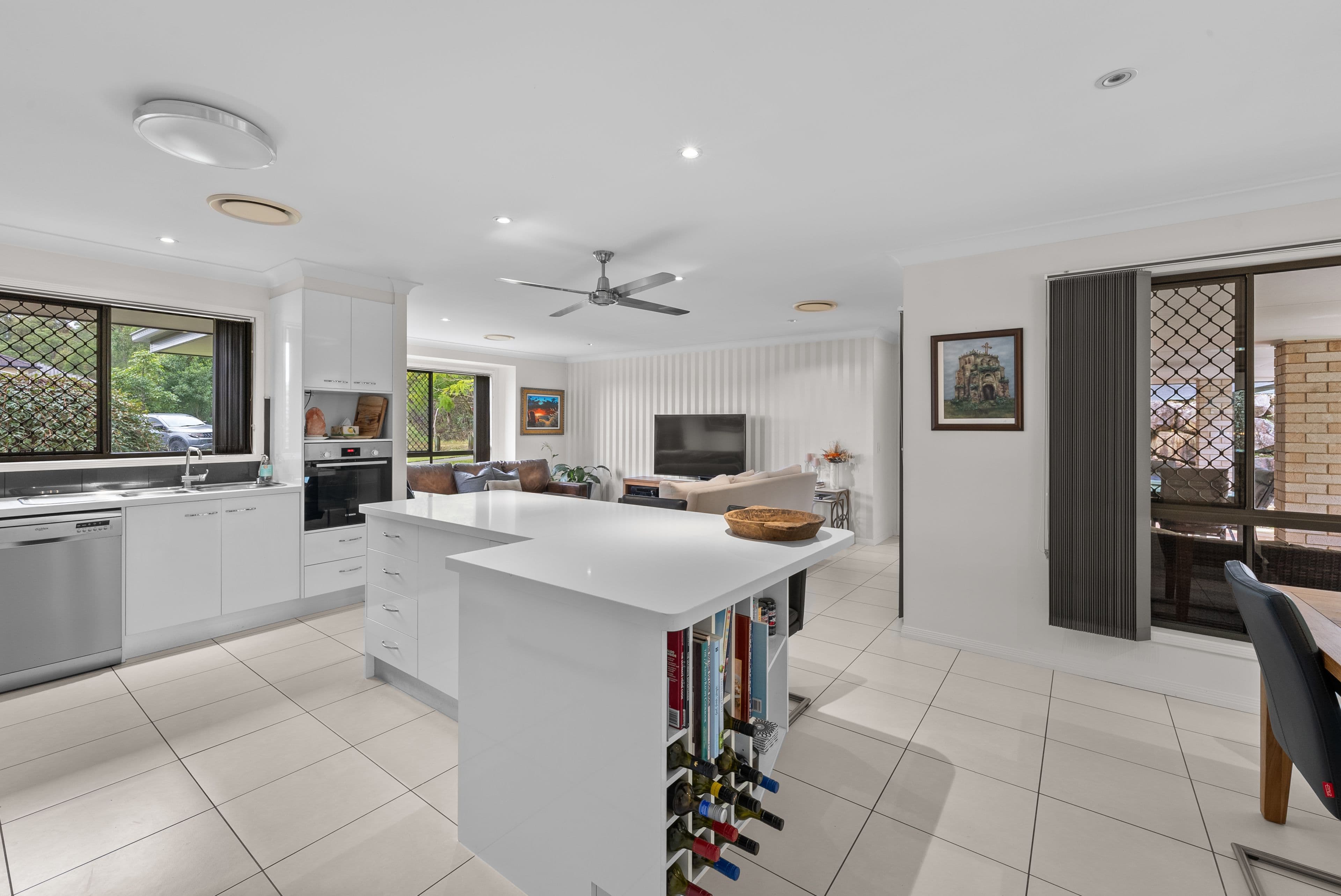 47 Gerard Street, Pacific Pines QLD 4211, Pacific Pines - Thumbnail 4