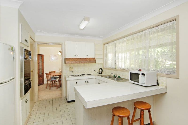 3 Shakespeare  Avenue, BATEAU BAY NSW 2261, Bateau Bay - Thumbnail 2