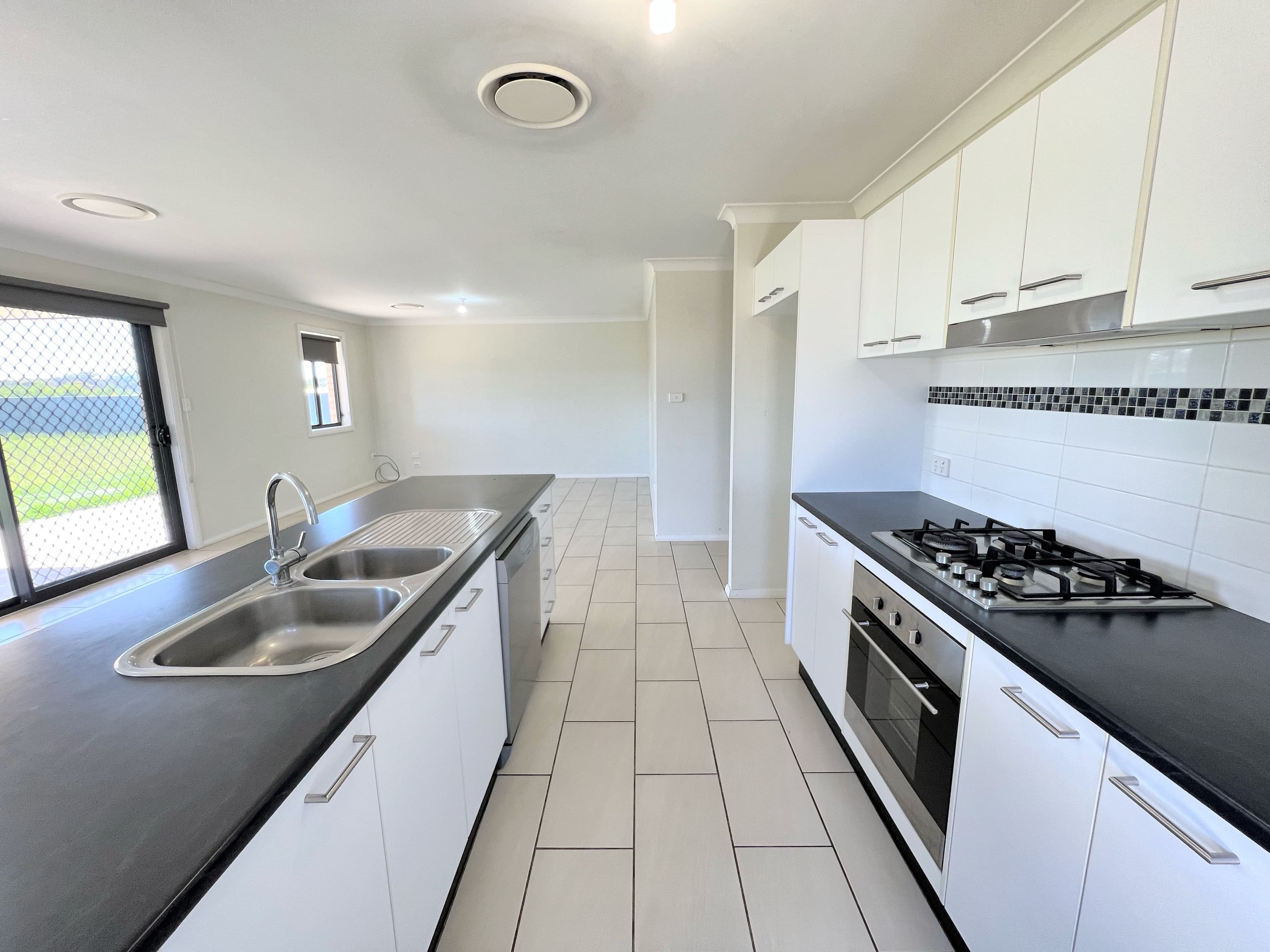 10 Bob Acheson Avenue, Forbes NSW 2871, Forbes - Thumbnail 4