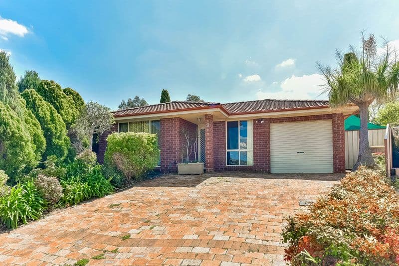 9 Garling Place, Currans Hill - Thumbnail 2