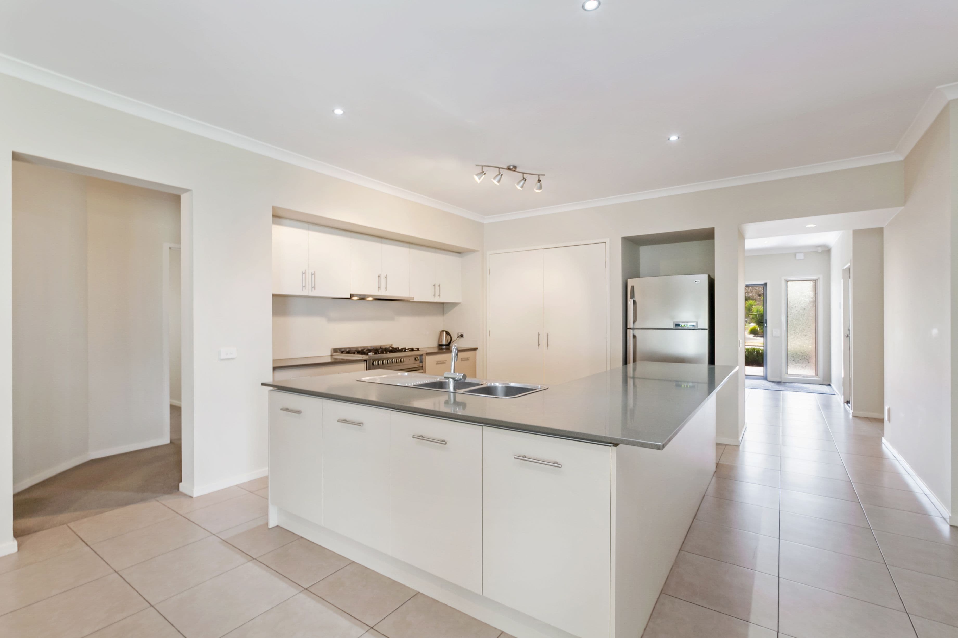 5 Mount Eccles Way, South Morang VIC 3752, South Morang - Thumbnail 2