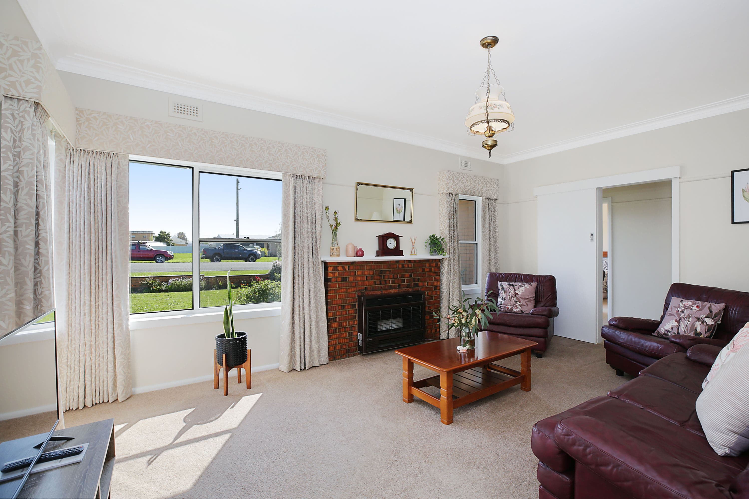 9 Parrott Street, Cobden VIC 3266, Cobden - Thumbnail 2