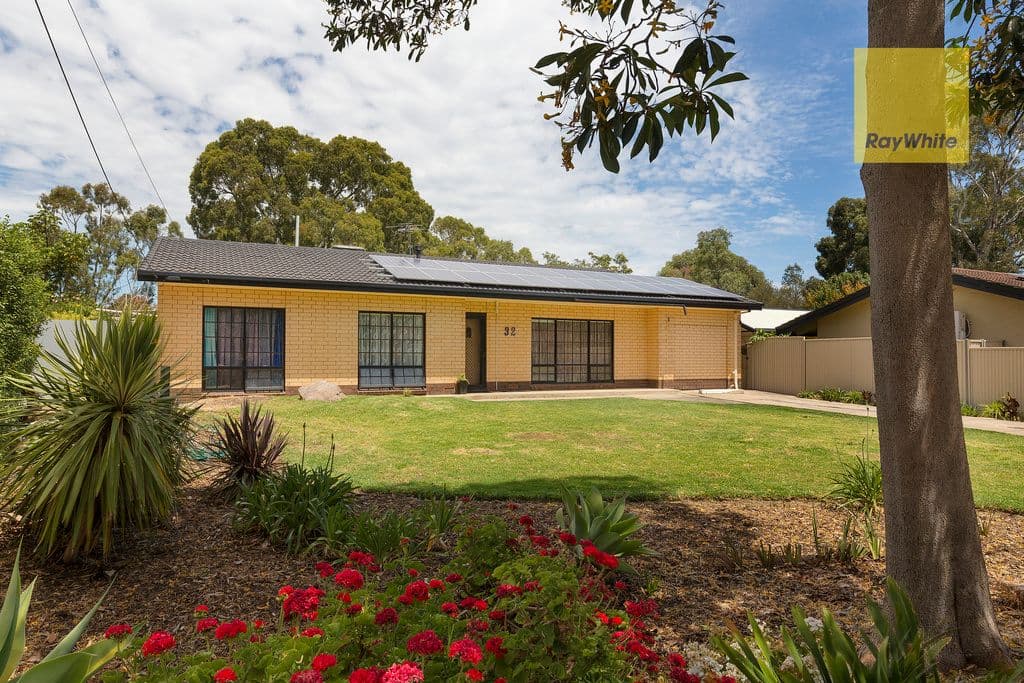32 Conington Crescent, Morphett Vale SA 5162, Morphett Vale - Image 1