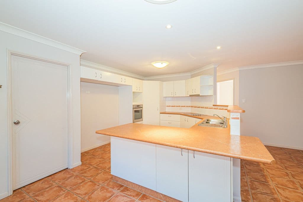 8 Corrimal Place, Sandstone Point QLD 4511, Sandstone Point - Thumbnail 4