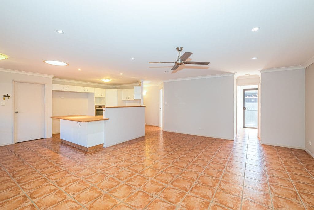 8 Corrimal Place, Sandstone Point QLD 4511, Sandstone Point - Thumbnail 5