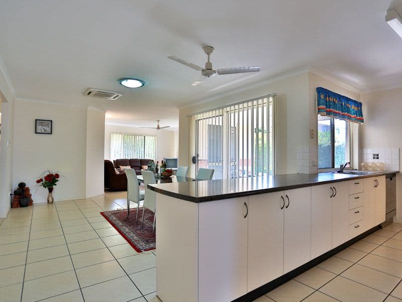 10 Gold Creek Court, ALBANY CREEK QLD 4035, Albany Creek - Thumbnail 2