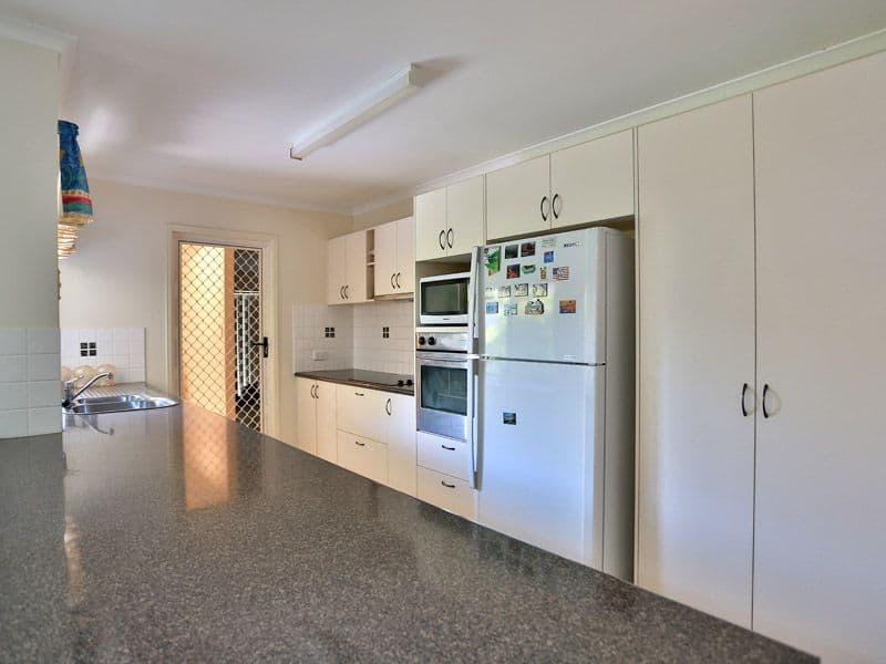 10 Gold Creek Court, ALBANY CREEK QLD 4035, Albany Creek - Thumbnail 6