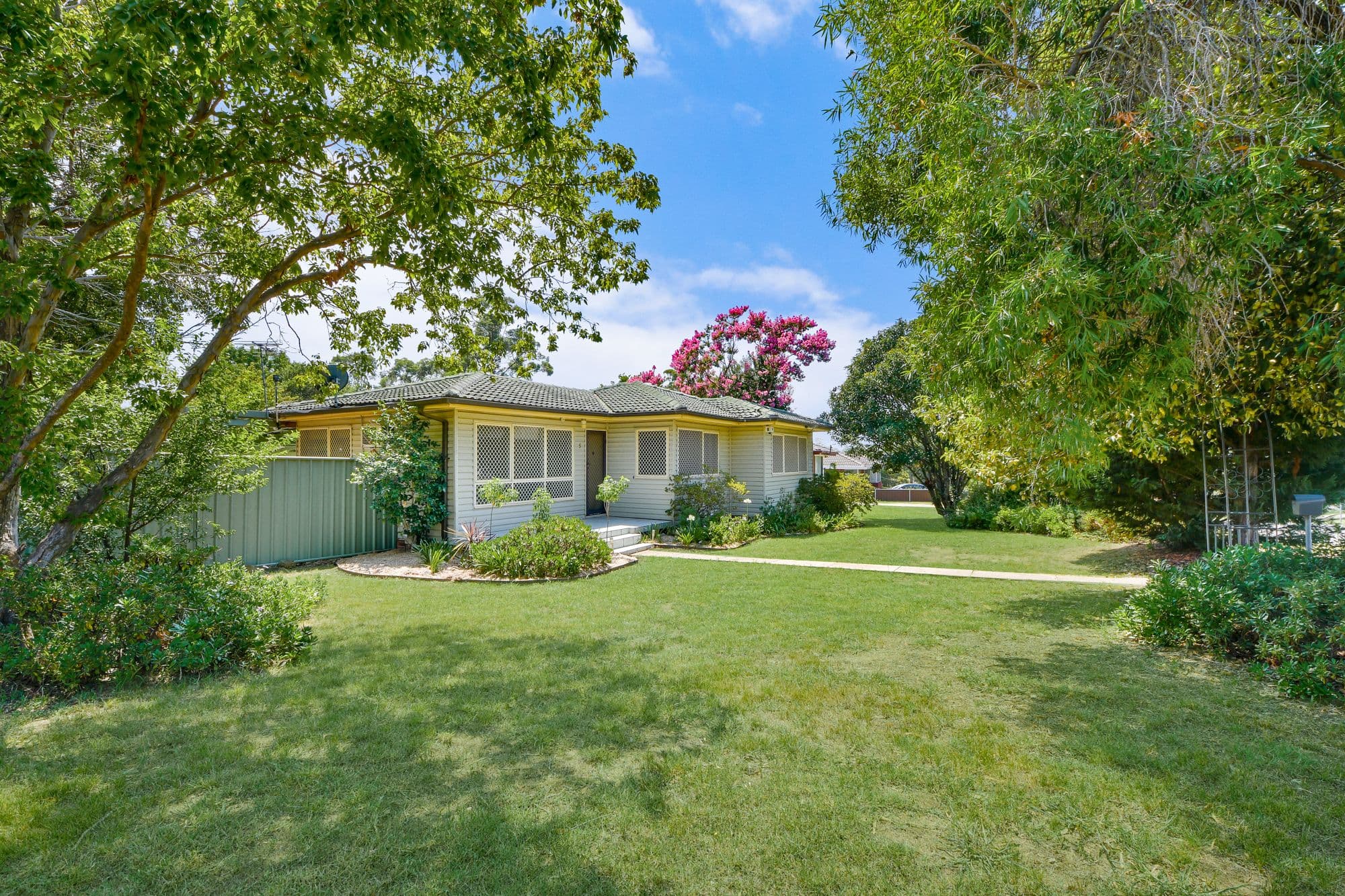 5 Campbellfield Avenue, Bradbury - Image 1