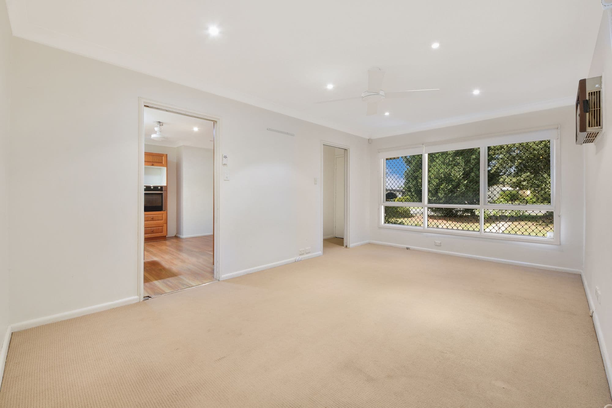 5 Campbellfield Avenue, Bradbury - Thumbnail 2