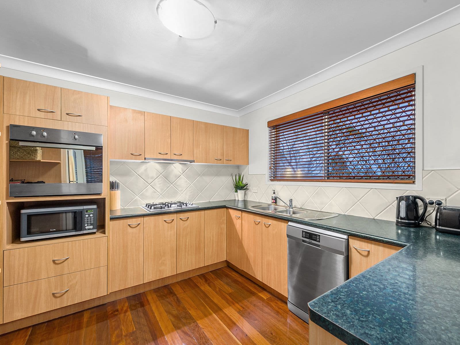 5 Widmark Street, Stafford Heights QLD 4053, Stafford Heights - Thumbnail 3