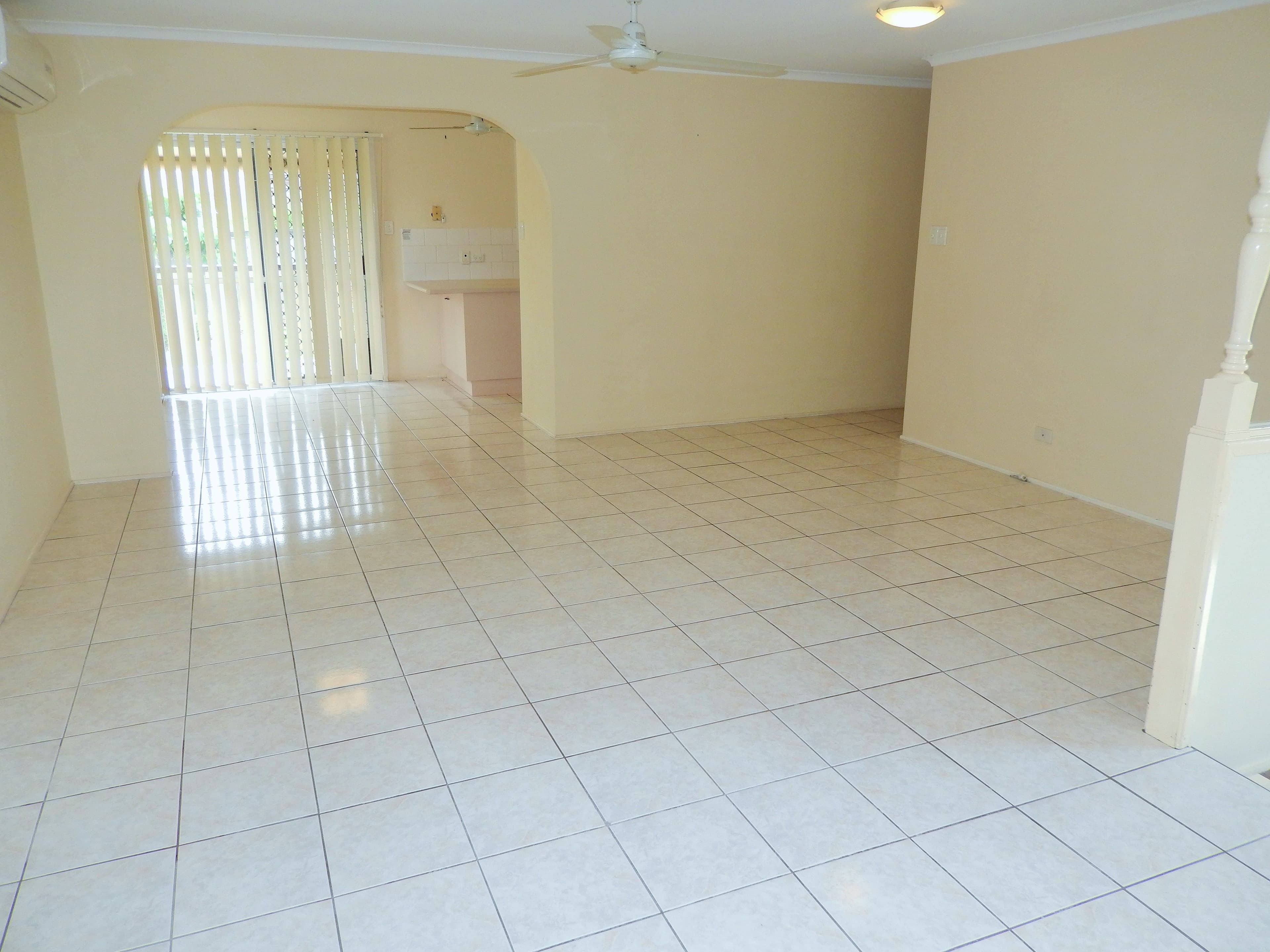 17 Bryant Court, Silkstone QLD 4304, Silkstone - Thumbnail 2