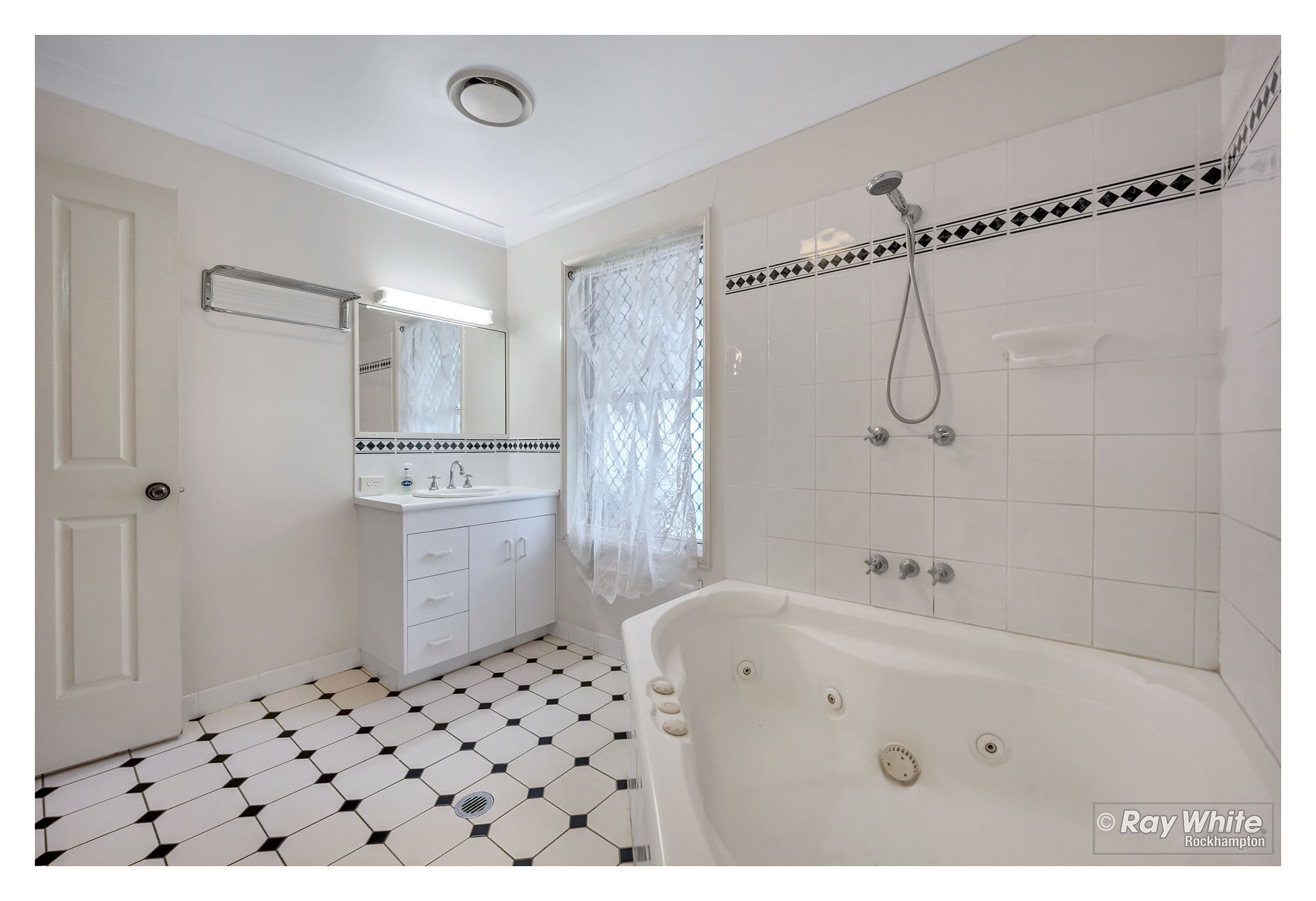 46 Kavanagh Crescent, Koongal QLD 4701, Koongal - Thumbnail 8