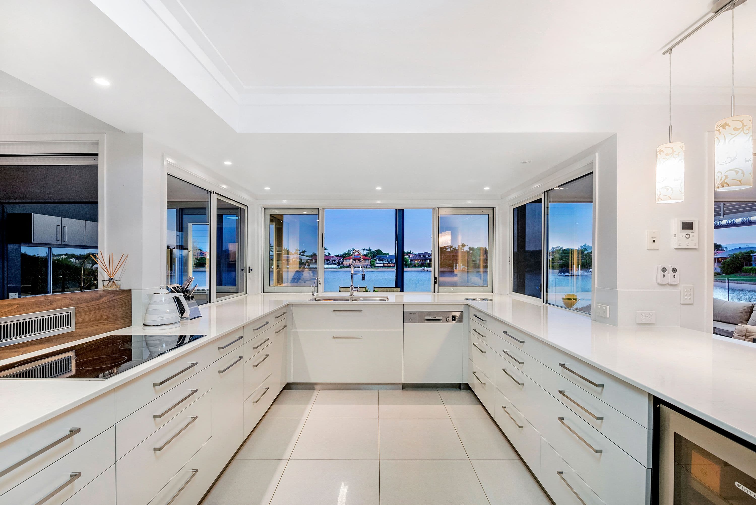 7 Salacia Avenue, Mermaid Waters QLD 4218, Mermaid Waters - Thumbnail 5