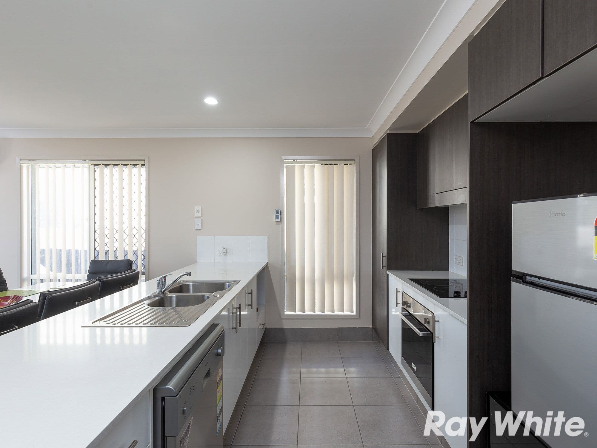 20 SPOTTED GUM Street, Heathwood QLD 4110, Heathwood - Thumbnail 2