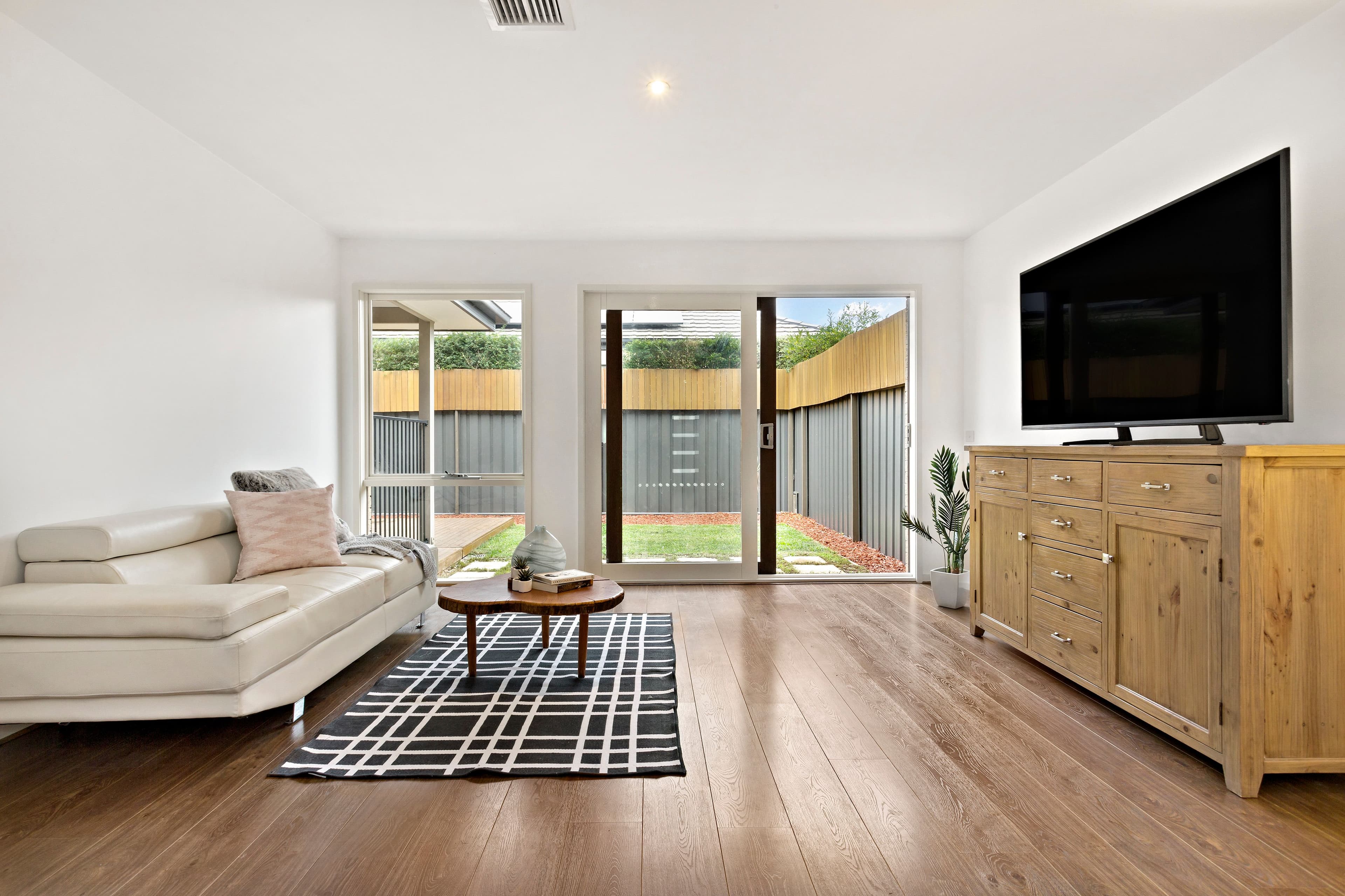 5 Dalziel Drive, Mernda VIC 3754, Mernda - Thumbnail 2