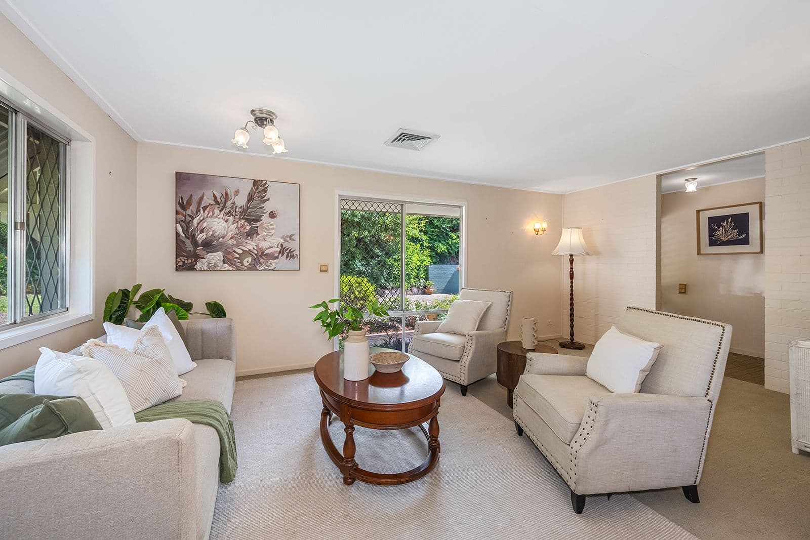 7 Roxburgh Street, Kenmore QLD 4069, Kenmore - Thumbnail 2