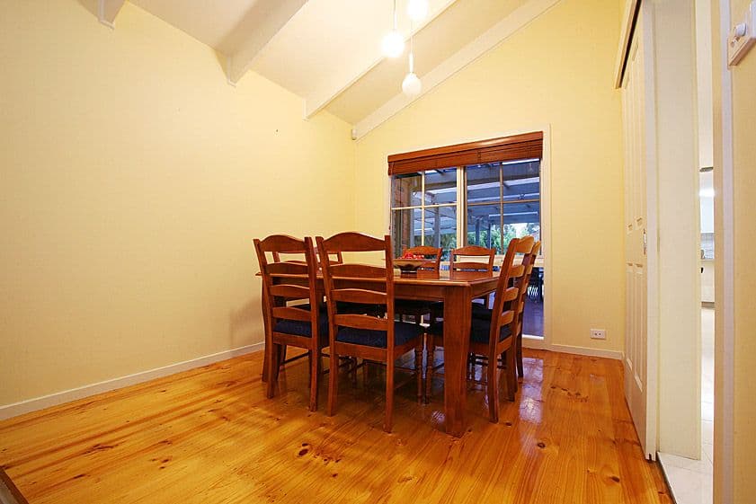 112 Centenary Drive, MILL PARK VIC 3082, Mill Park - Thumbnail 3